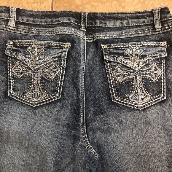 Cato Woman Crop Capri Embellished Rhinestone Cross 5 Pocket sz 18W Blue Whiskers - Picture 5 of 13